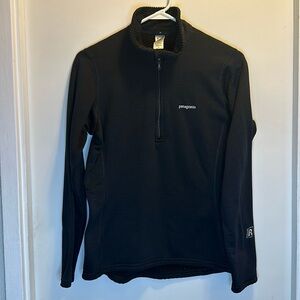 Black Patagonia R1 half zip